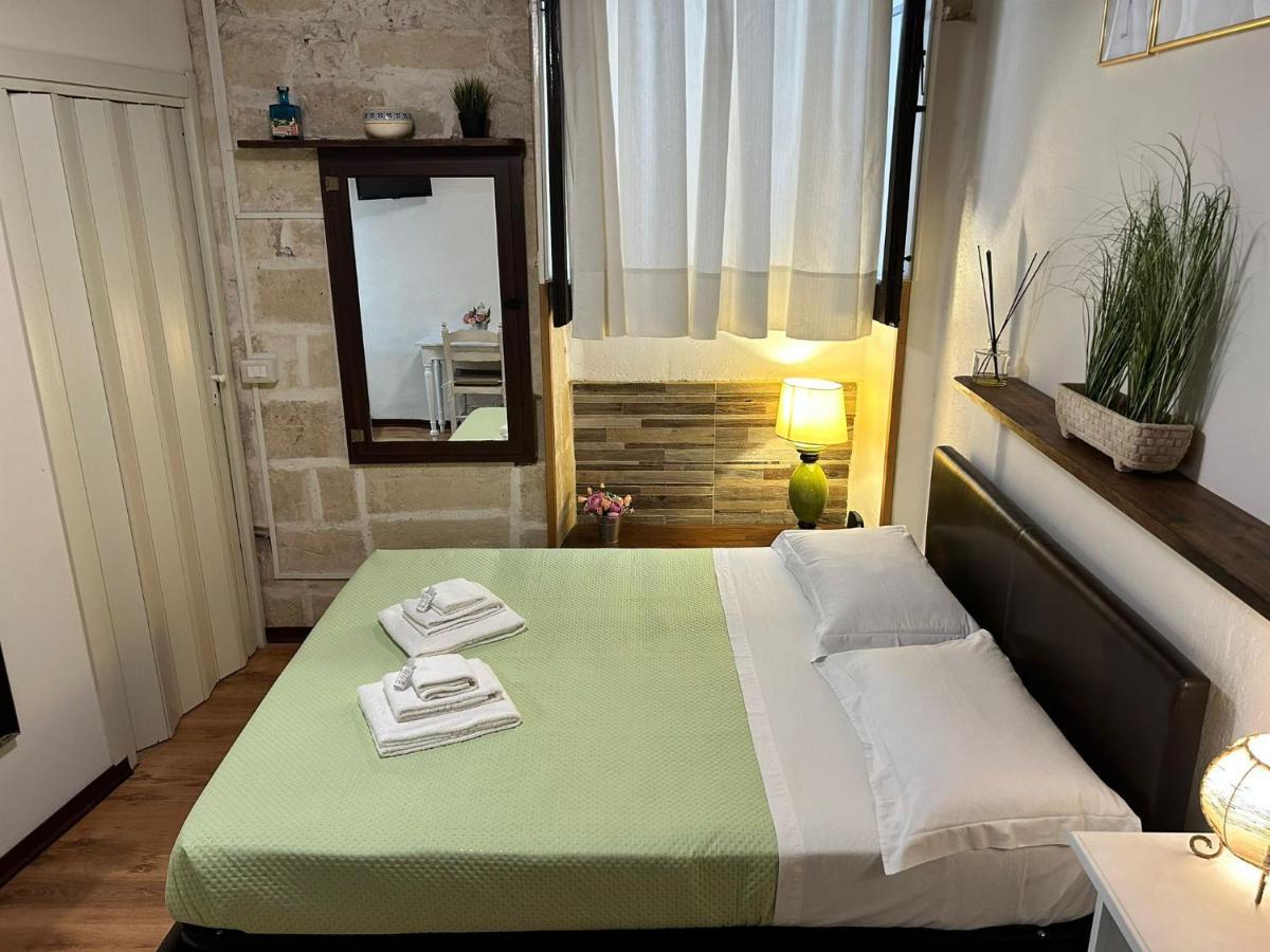 Palazzo Prioli Room Lecce Esterno foto
